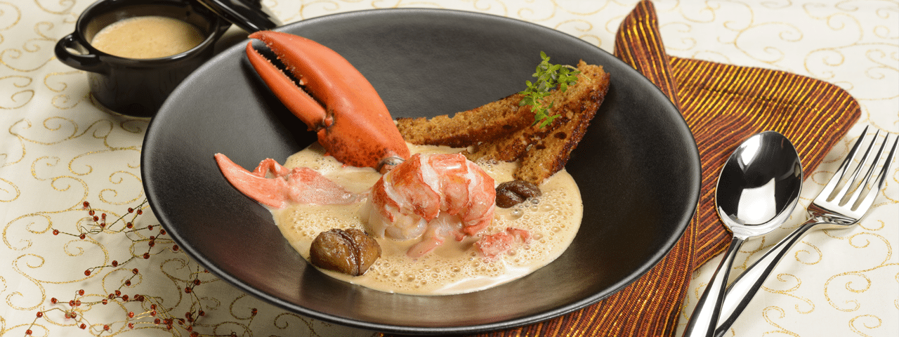 Homard sauce châtaigne et mouillettes de pain d’épice