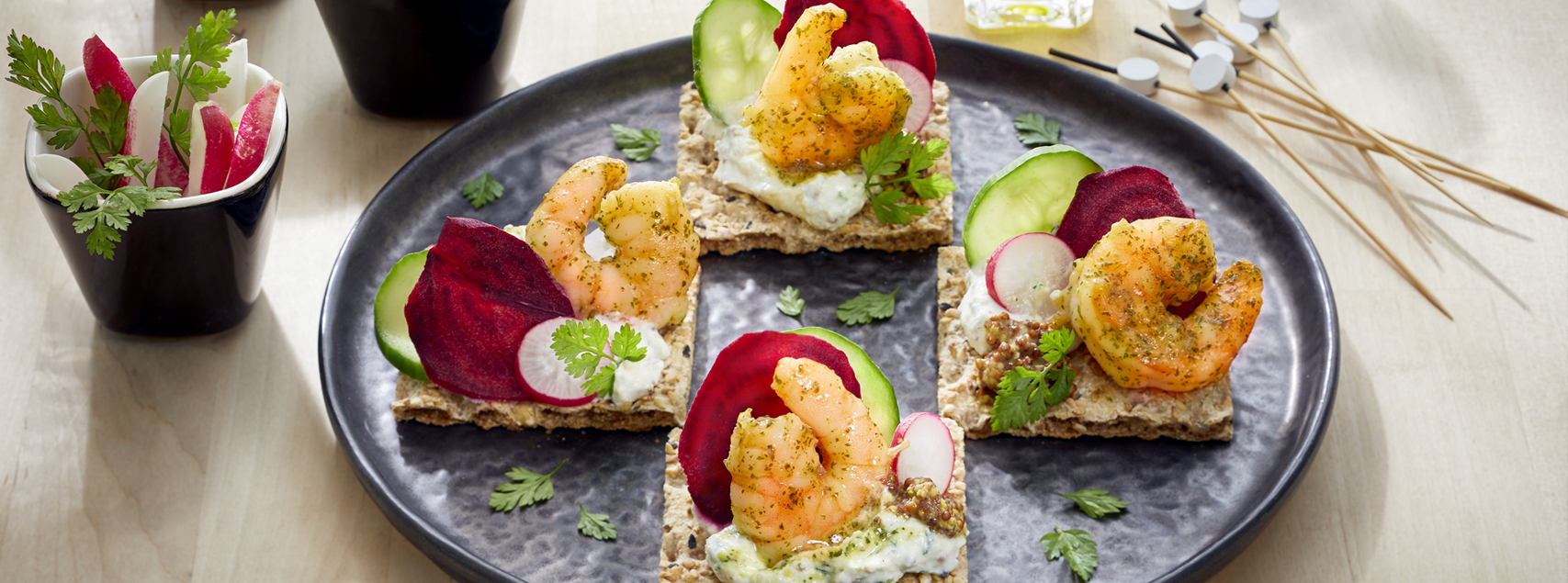 Canapés apéritifs aux crevettes bio marinées et crudités