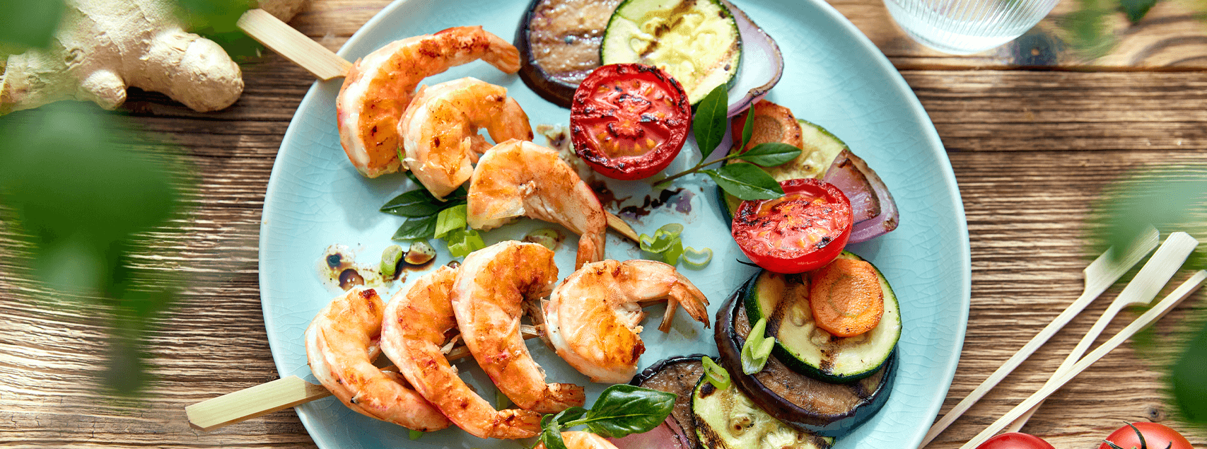 Brochettes de crevettes easy-peel et légumes grillés
