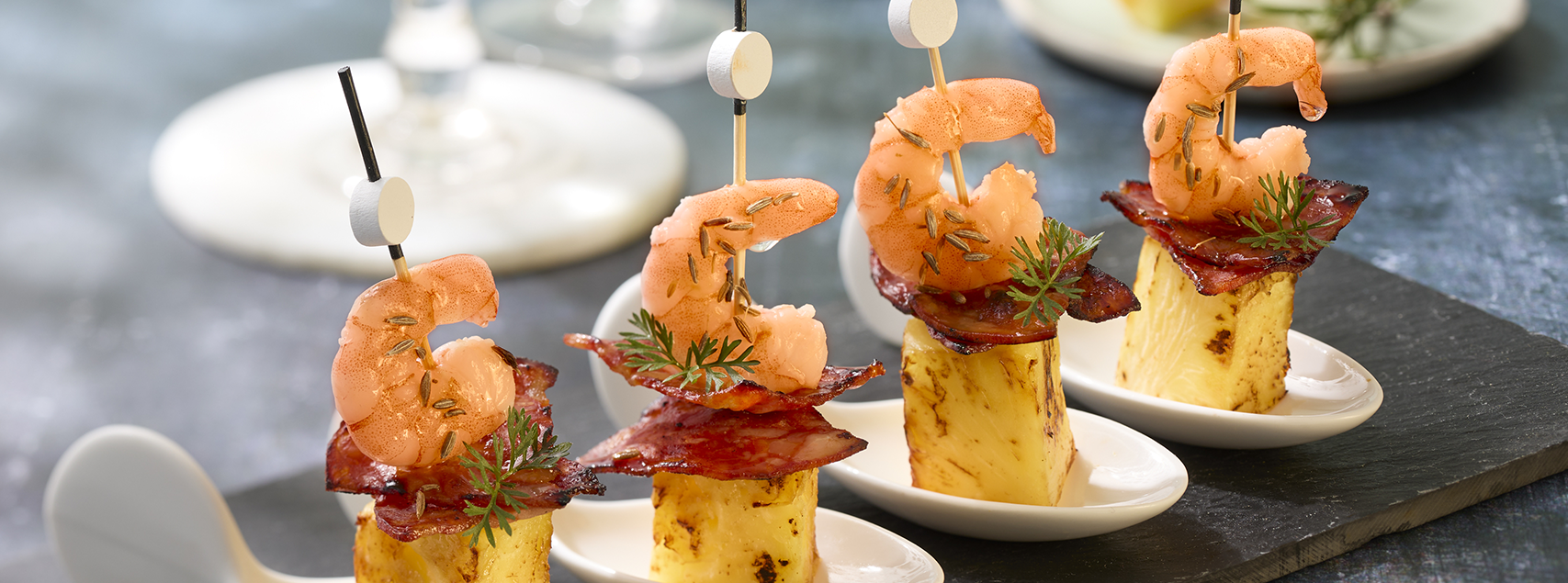 Crevettes cocktail, chorizo et ananas grillé
